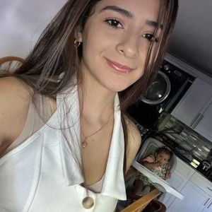 Meet your Posher, Dalia